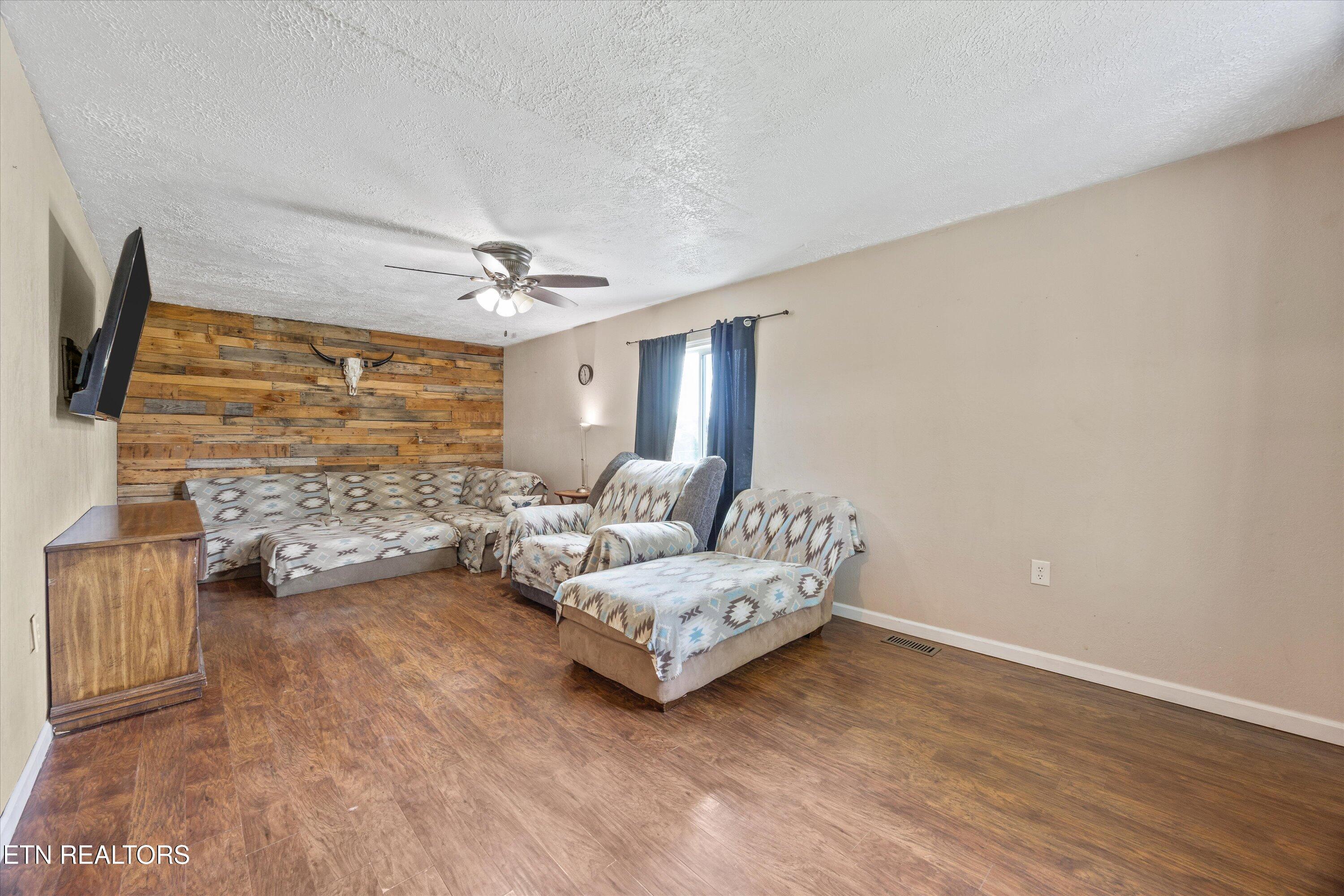 640 Camp Ridge Road La Follette, TN 37766 - Photo 8 of 40 08-640 Camp Ridge Rd -25