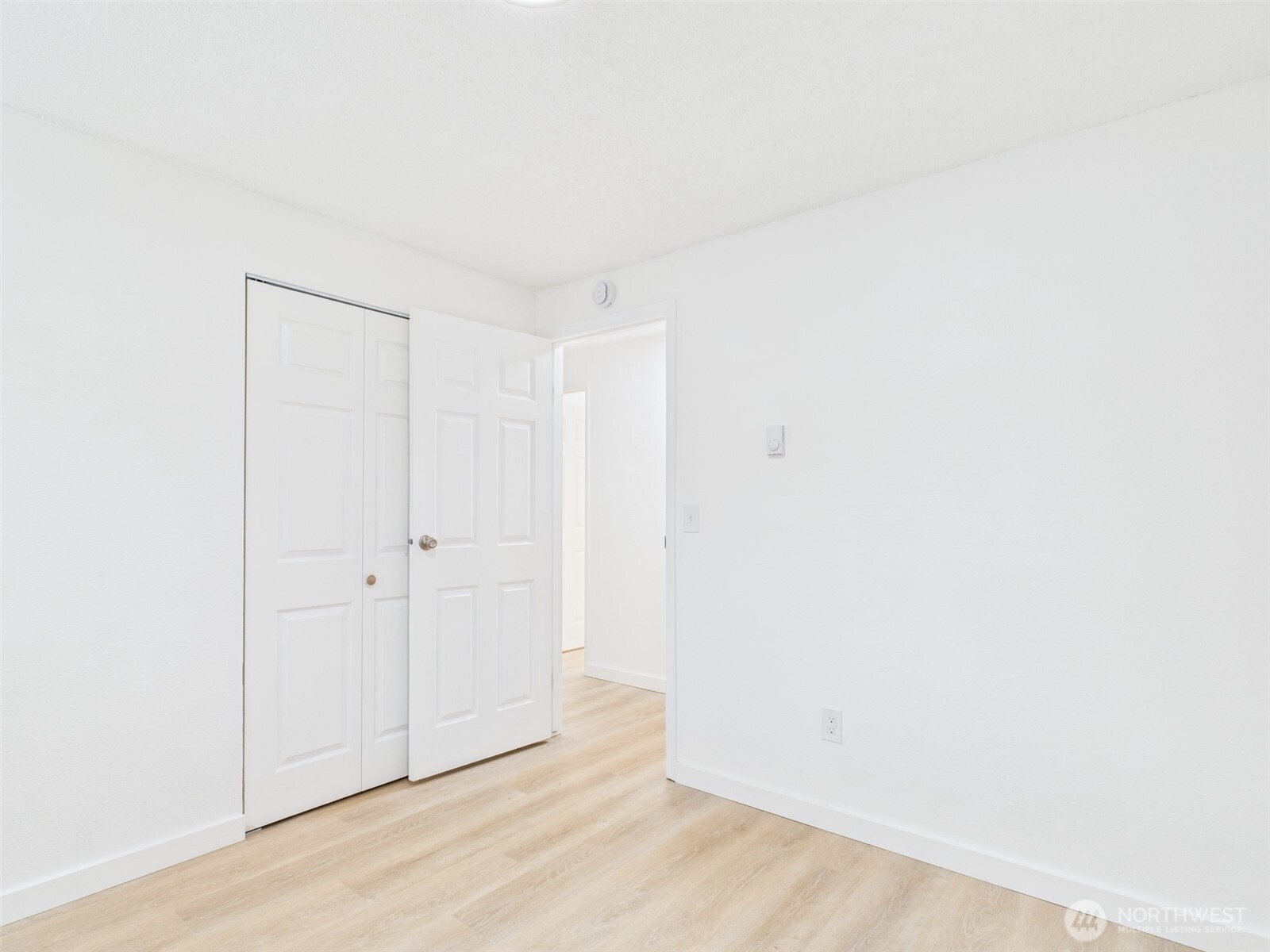 32142 46th Place Southwest, Unit M6 Federal Way, WA 98023 - Photo 16 of 29 a view of an empty room