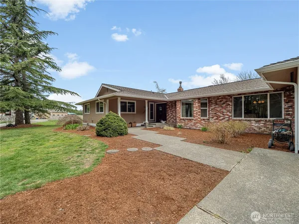 $995,000 | 30520 Southeast 358th Street, Enumclaw, WA 98022