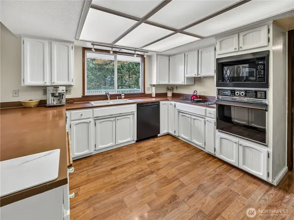 $995,000 | 30520 Southeast 358th Street, Enumclaw, WA 98022