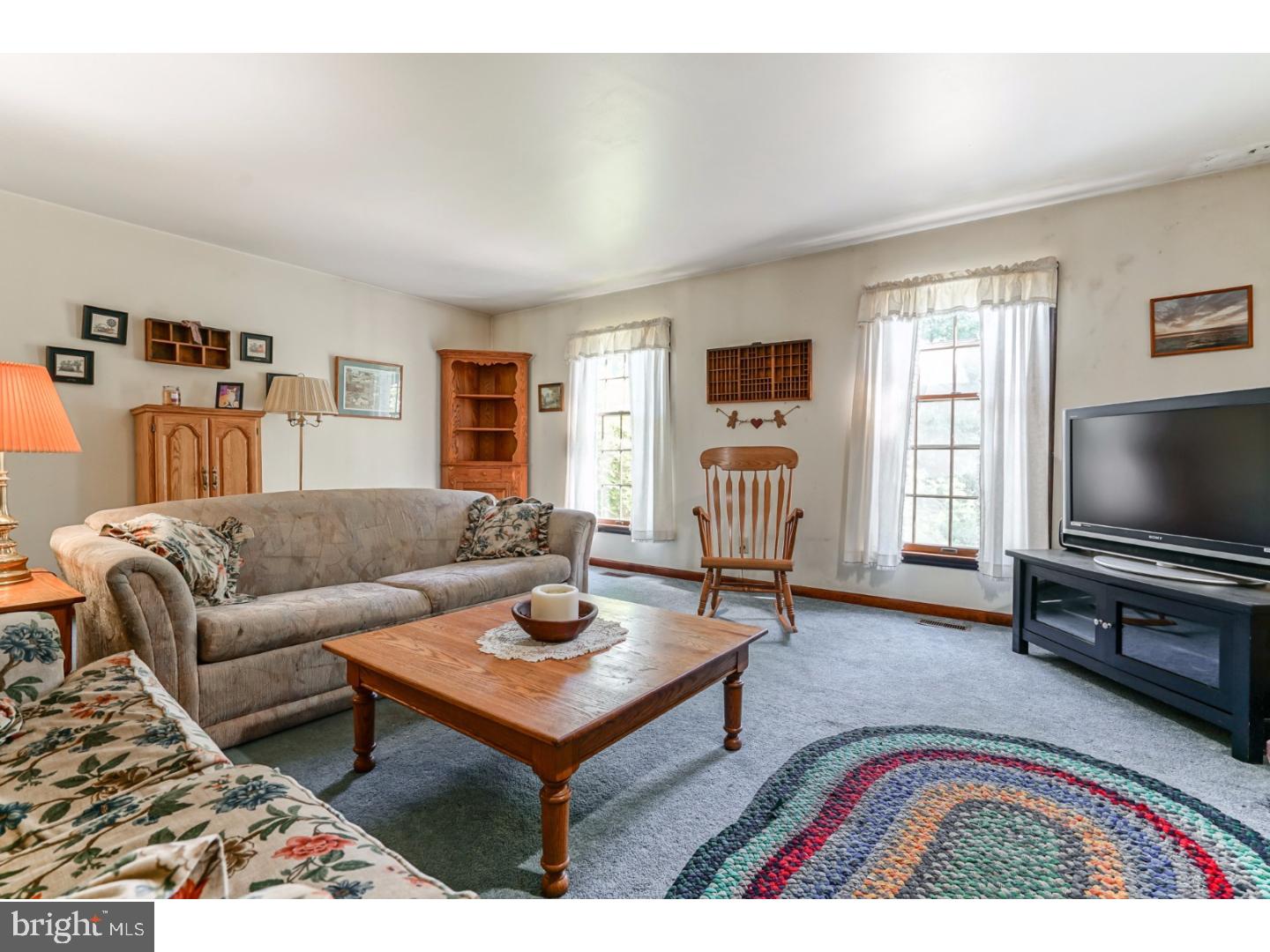 846 Greenwich Road Bridgeton, NJ 08302 - Photo 11 of 25 Living Room
