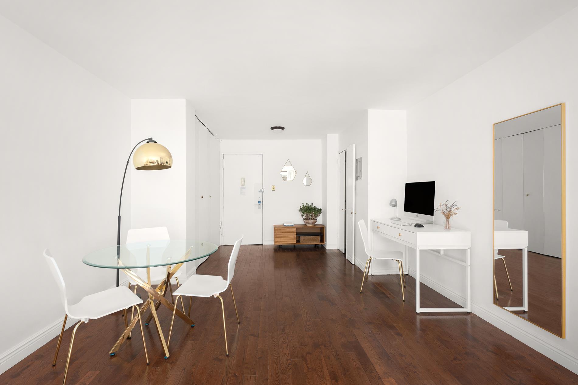 444 East 75th Street, Unit 8F Manhattan, NY 10021 - Photo 2 of 5