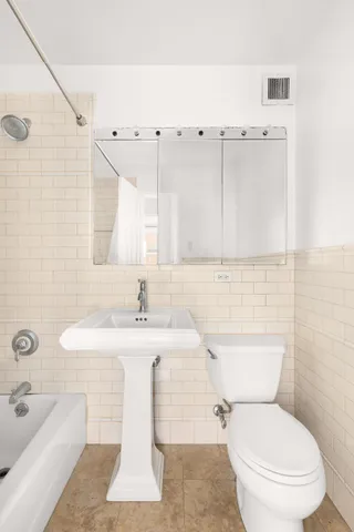 $515,000 | 444 East 75th Street, Unit 8F | Lenox Hill