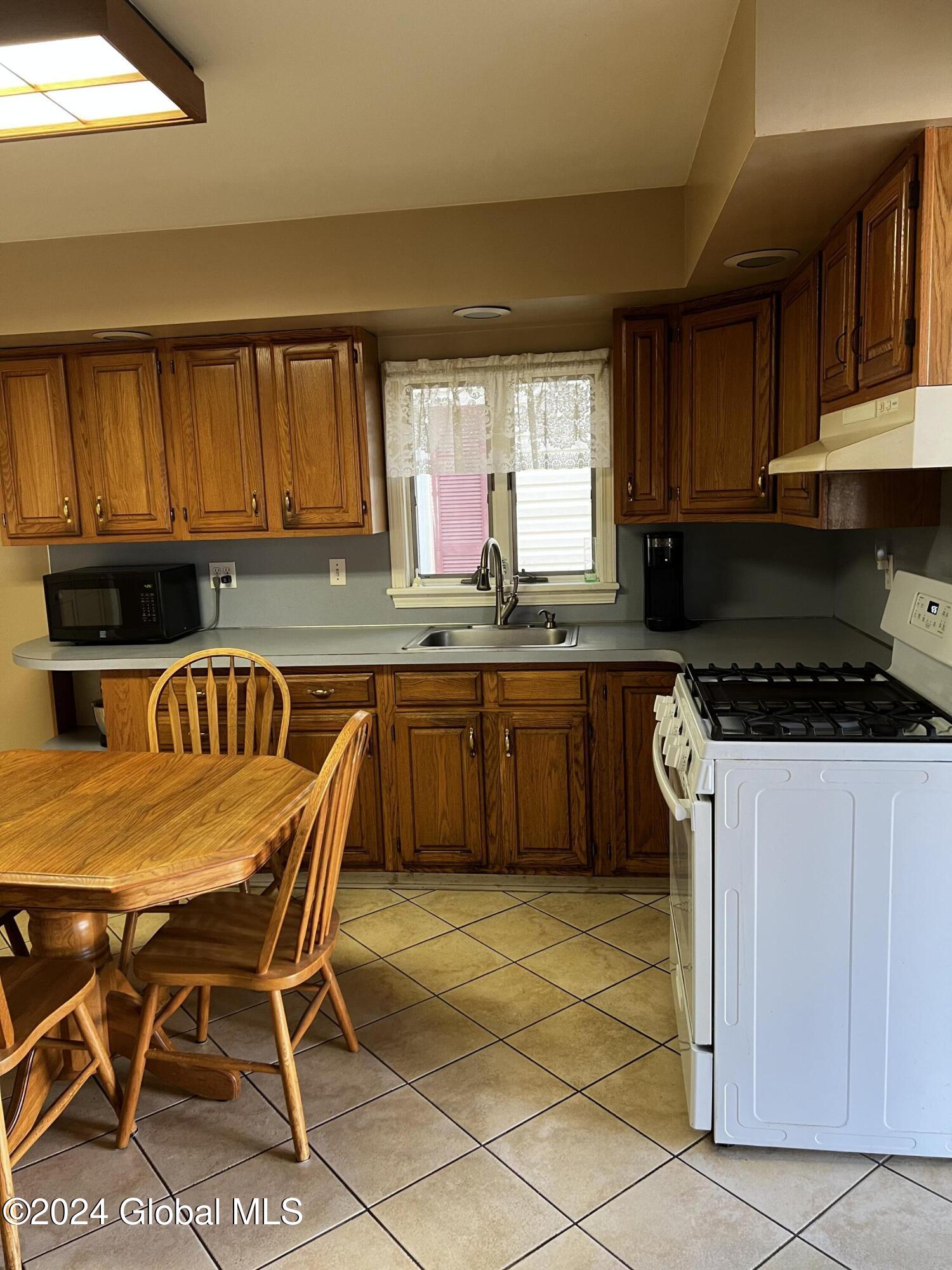 1643 Rugby Road Schenectady, NY 12309 - Photo 18 of 52 IMG_0101