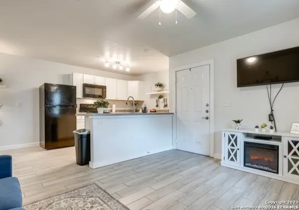 $1,250 | 6423 Melissa Ann Street, Unit 2103, San Antonio, TX 78249