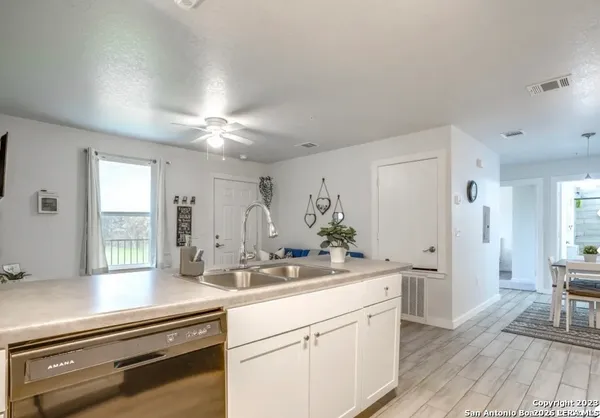 $1,250 | 6423 Melissa Ann Street, Unit 2103, San Antonio, TX 78249