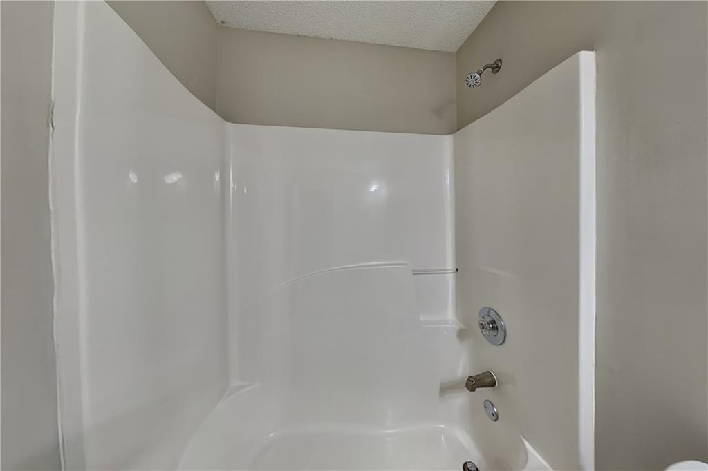 132 Hickory View Lane Acworth, GA 30101 - Photo 15 of 23 a bathroom with a bathtub