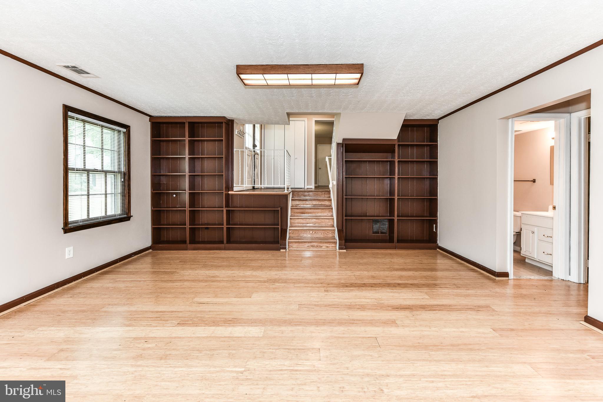 1322 Deep Run Lane Reston, VA 20190 - Photo 3 of 47