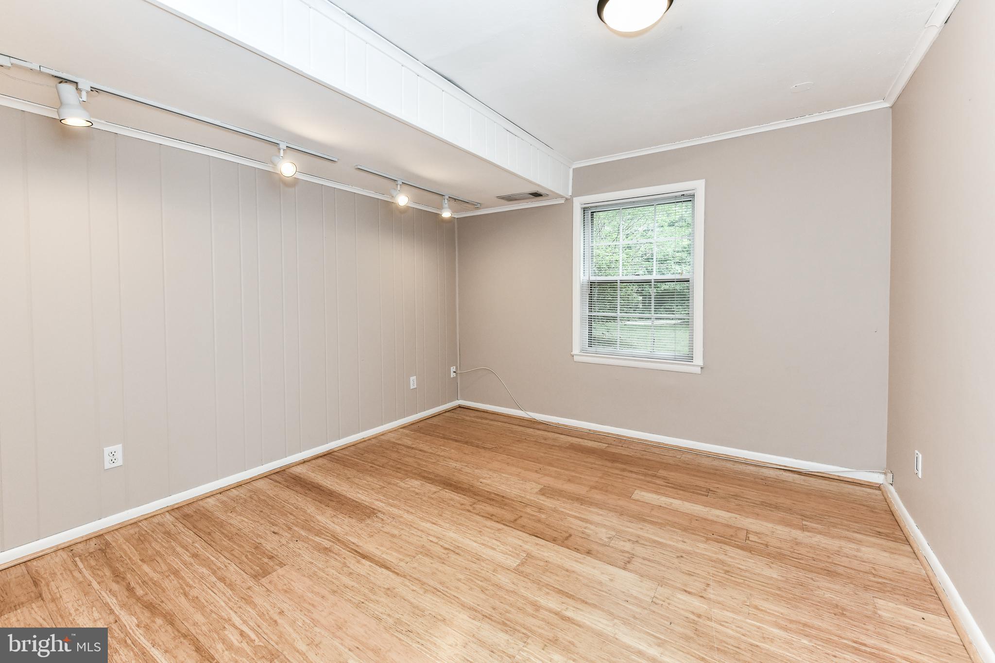 1322 Deep Run Lane Reston, VA 20190 - Photo 5 of 47