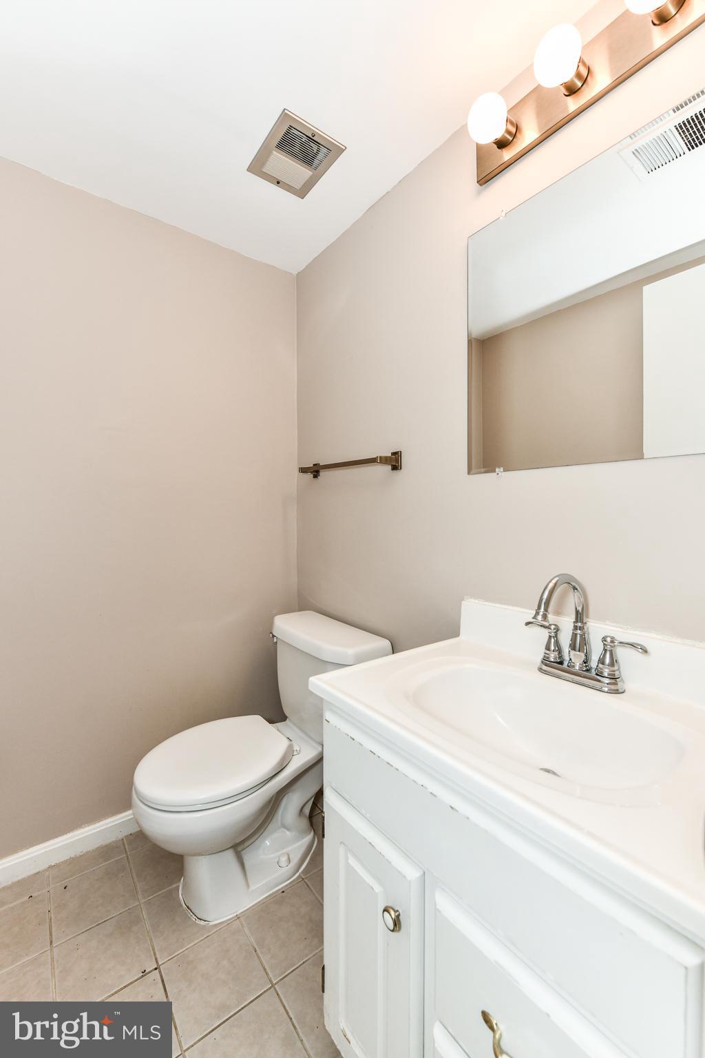 1322 Deep Run Lane Reston, VA 20190 - Photo 7 of 47