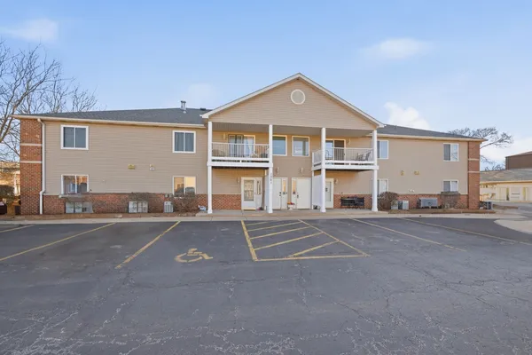 $209,000 | 1361 Rock Run Drive, Unit H, Crest Hill, IL 60403