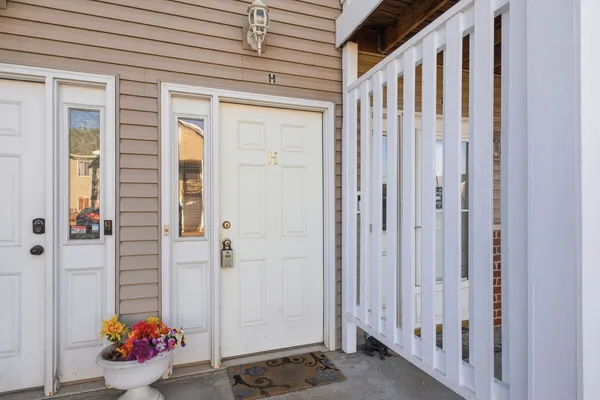 $209,000 | 1361 Rock Run Drive, Unit H, Crest Hill, IL 60403