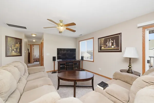 $209,000 | 1361 Rock Run Drive, Unit H, Crest Hill, IL 60403