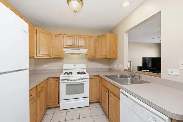 $209,000 | 1361 Rock Run Drive, Unit H, Crest Hill, IL 60403