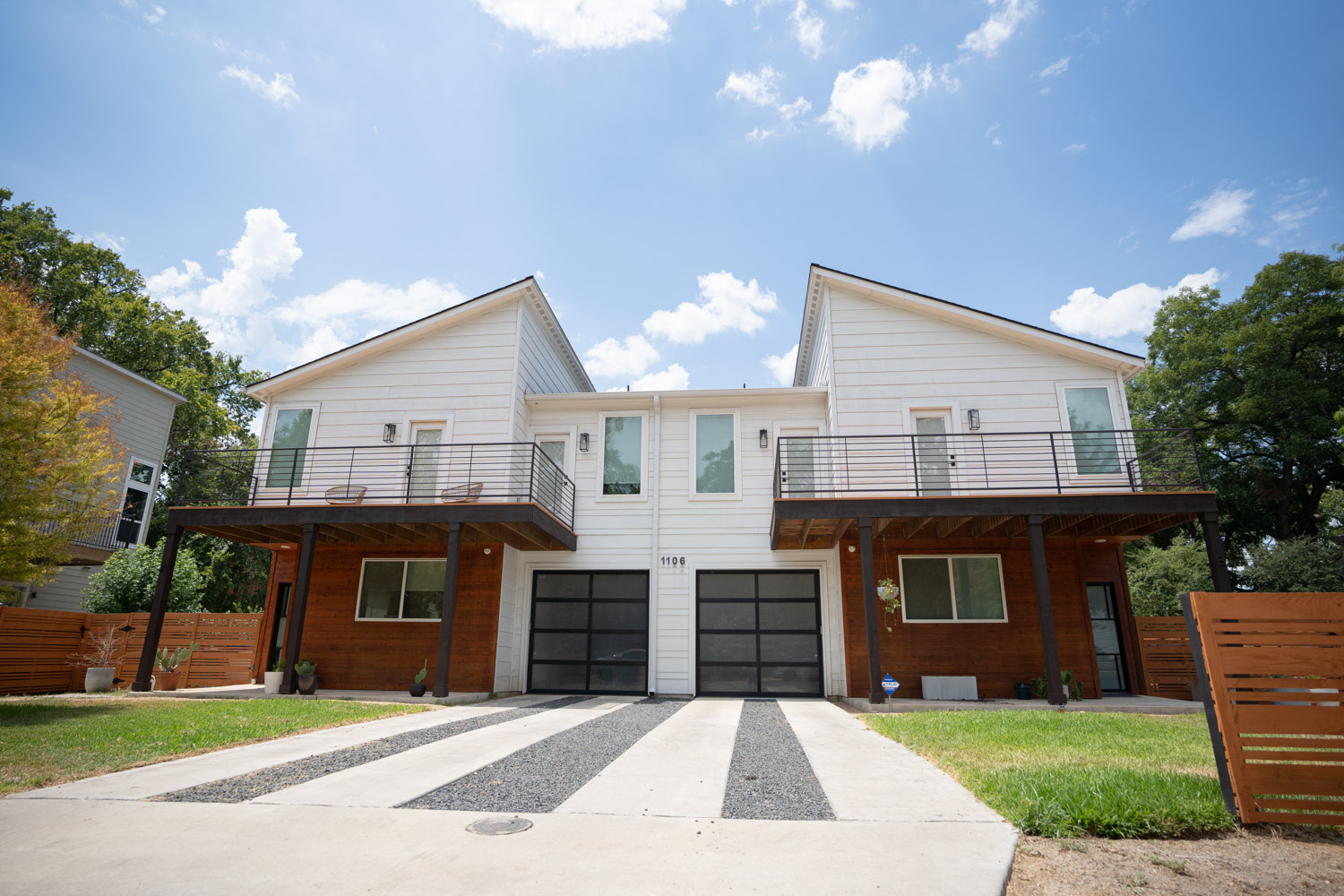 Contemporary house with driveway and an attached garage