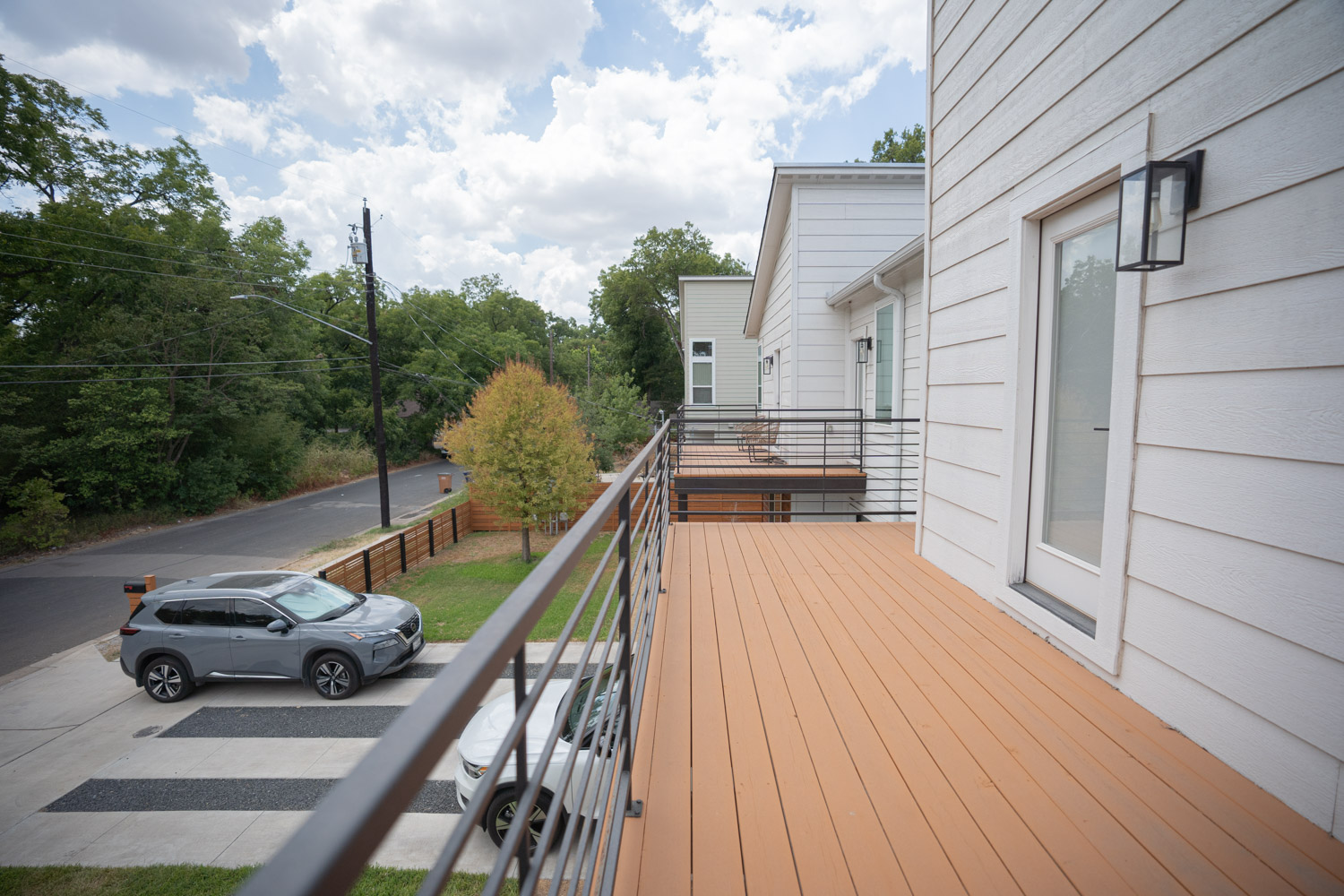 1106 Walton Lane, Unit B Austin, TX 78721 - Photo 23 of 28 View of deck
