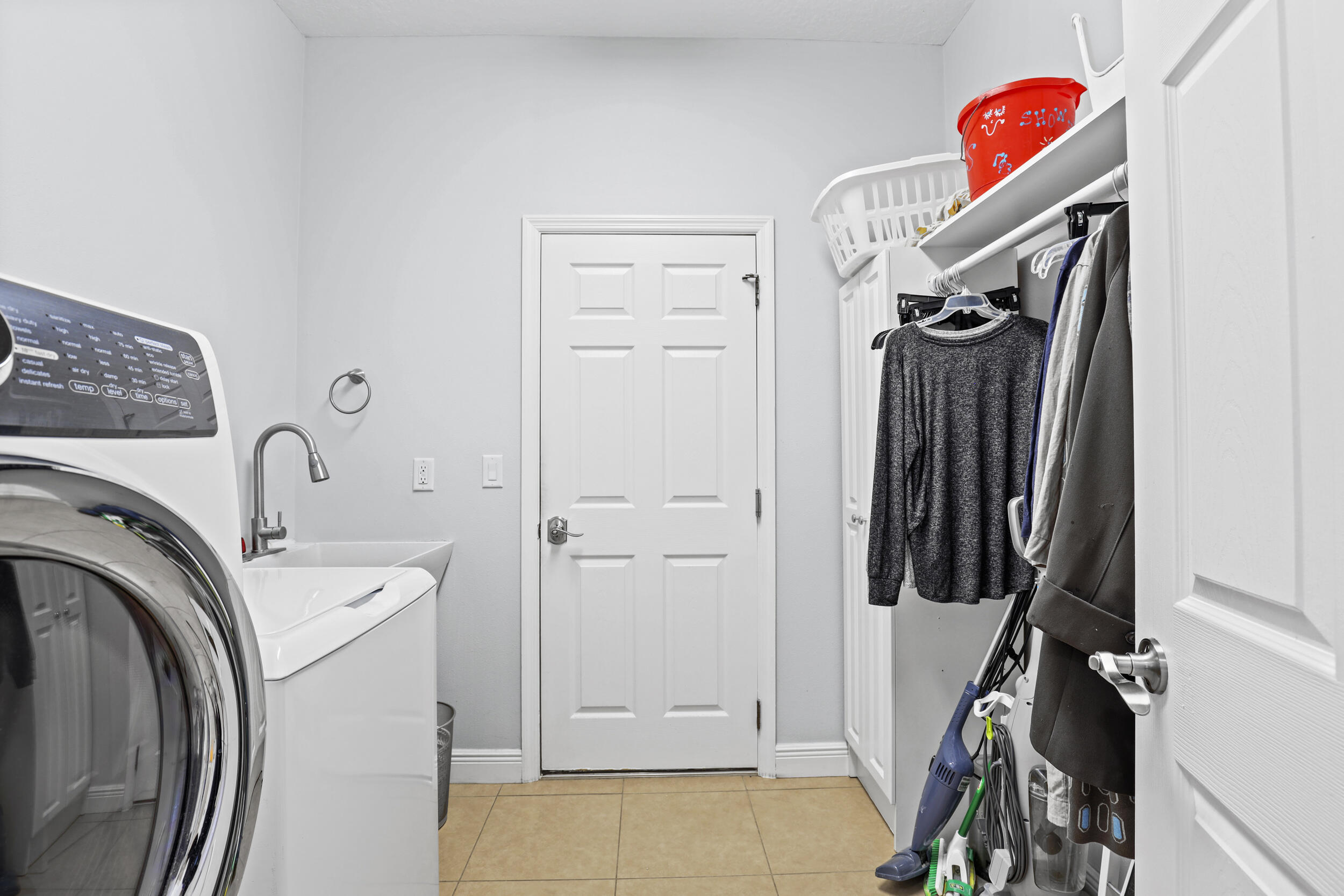 2189 Southwest Panther Trace Stuart, FL 34997 - Photo 28 of 38 Laundry
