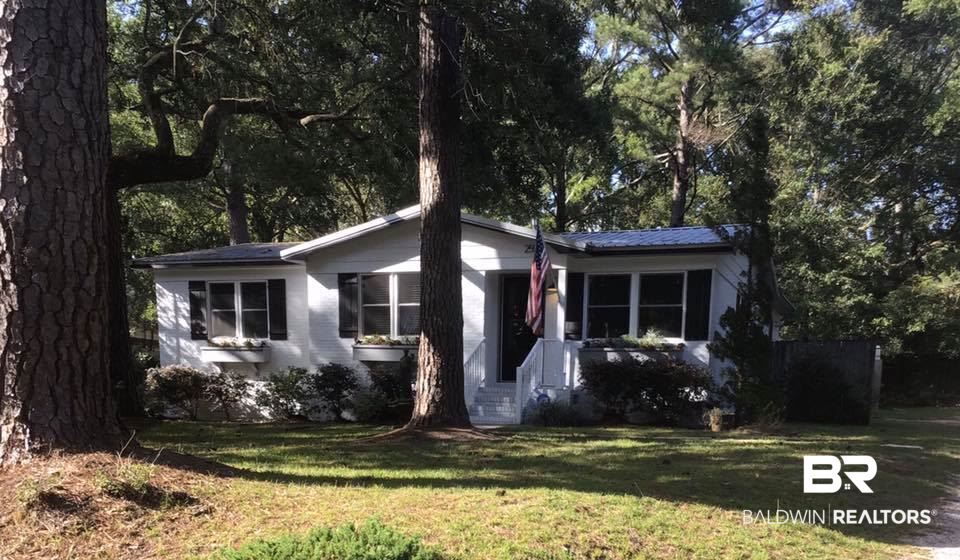 255 Fig Avenue Fairhope, AL 36532 - Photo 2 of 26