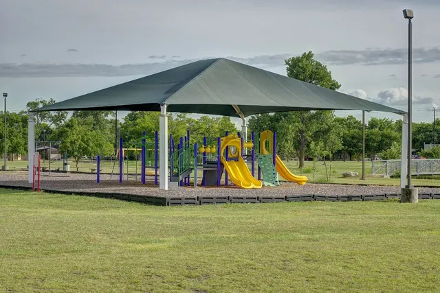 $598,900 | 415 Coyote Crk Way, Kyle, TX 78640