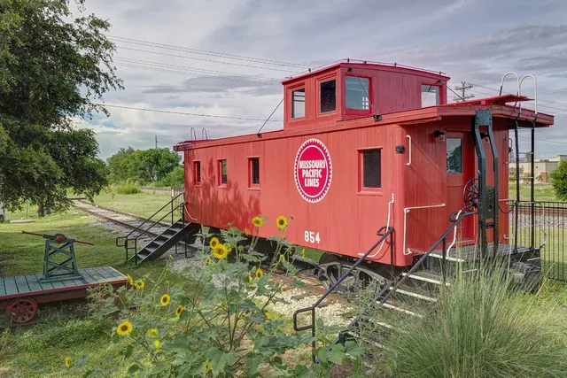 $598,900 | 415 Coyote Crk Way, Kyle, TX 78640