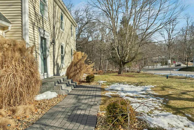 $1,185,000 | 2 Orchard Hill Road, Greenland, NH 03840