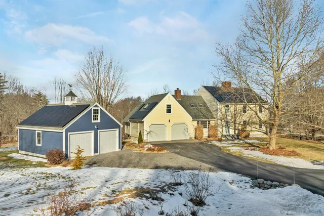 $1,185,000 | 2 Orchard Hill Road, Greenland, NH 03840