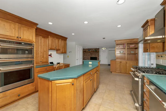 $1,185,000 | 2 Orchard Hill Road, Greenland, NH 03840