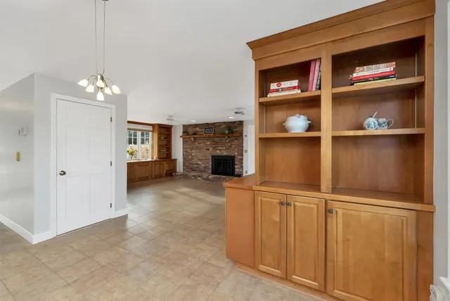 $1,185,000 | 2 Orchard Hill Road, Greenland, NH 03840