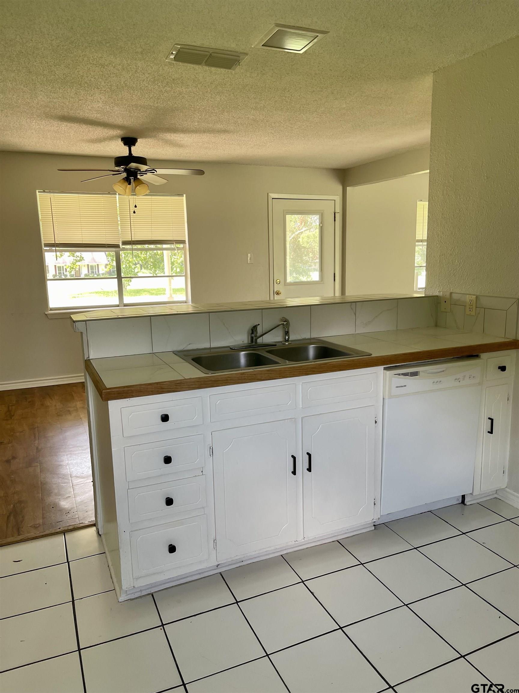 10025 Quail Run Road Tyler, TX 75709 - Photo 7 of 14