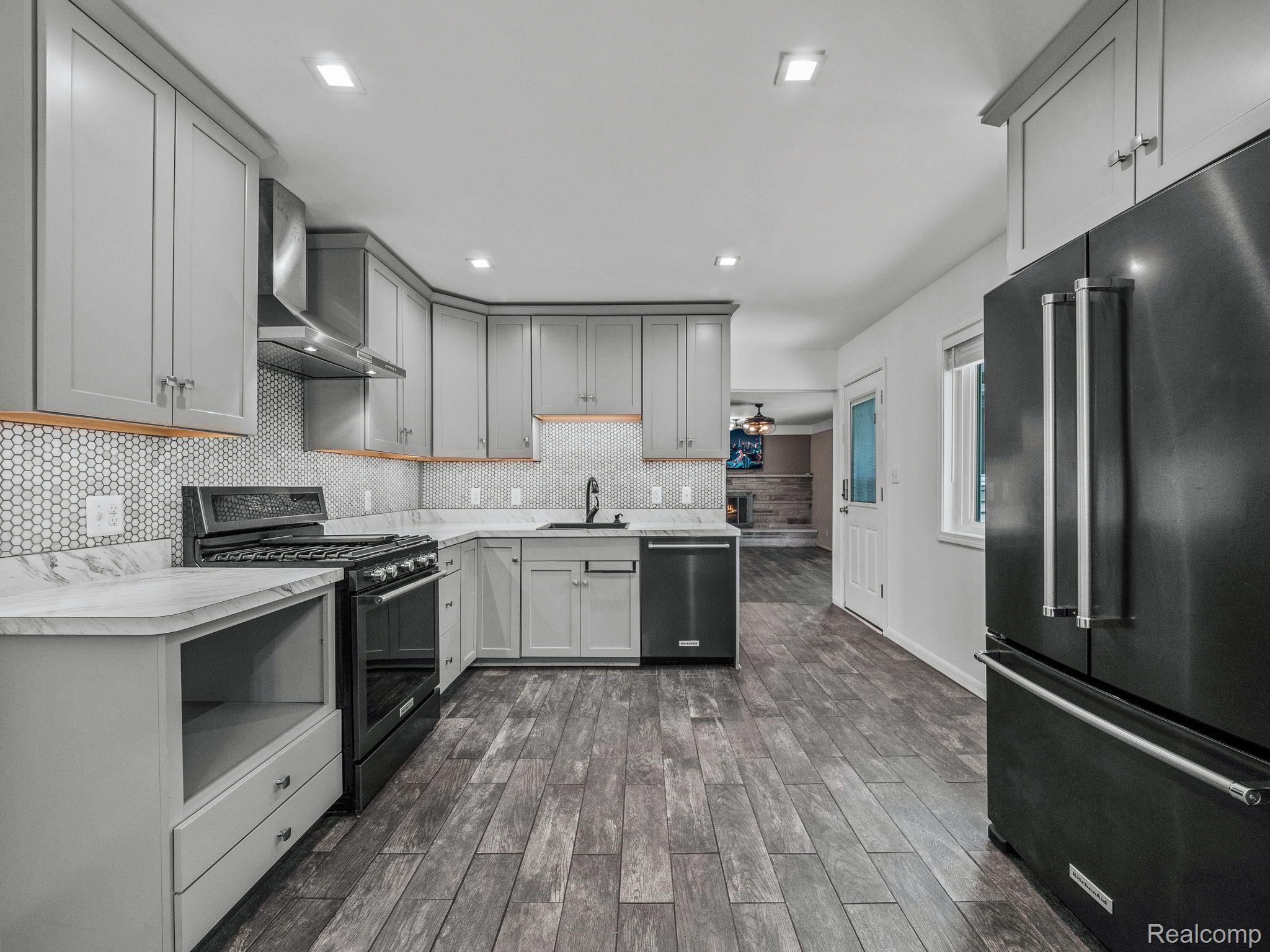 1256 Shenandoah Drive Rochester, MI 48306 - Photo 11 of 31 Kitchen