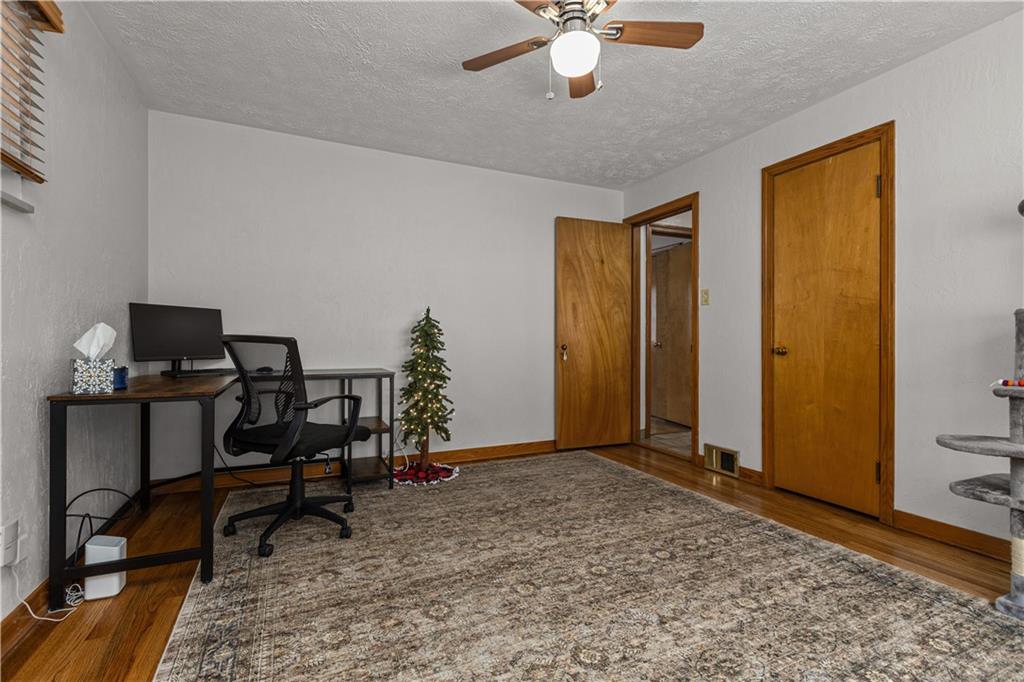 886 McNeilly Road Pittsburgh, PA 15226 - Photo 17 of 34 Gallery Image 17