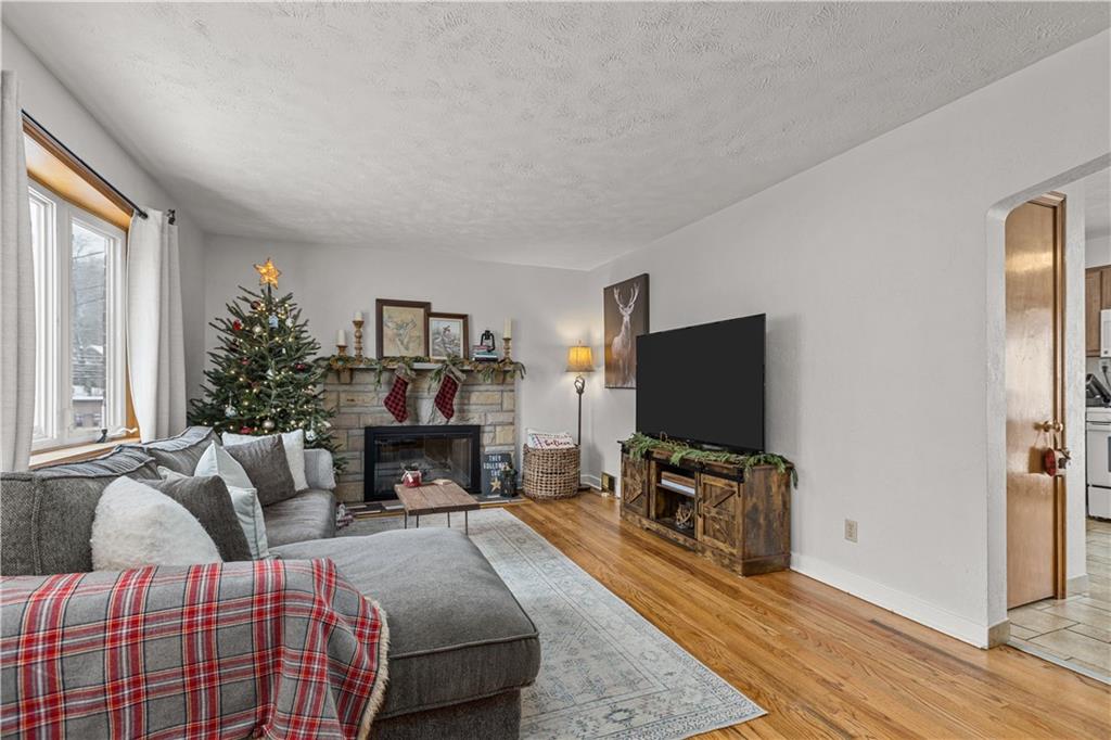 886 McNeilly Road Pittsburgh, PA 15226 - Photo 2 of 34 Gallery Image 2