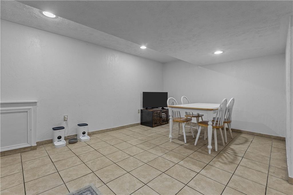 886 McNeilly Road Pittsburgh, PA 15226 - Photo 21 of 34 Gallery Image 21