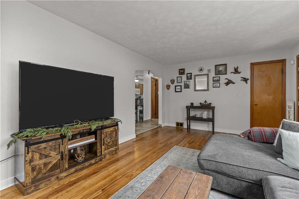 886 McNeilly Road Pittsburgh, PA 15226 - Photo 5 of 34 Gallery Image 5