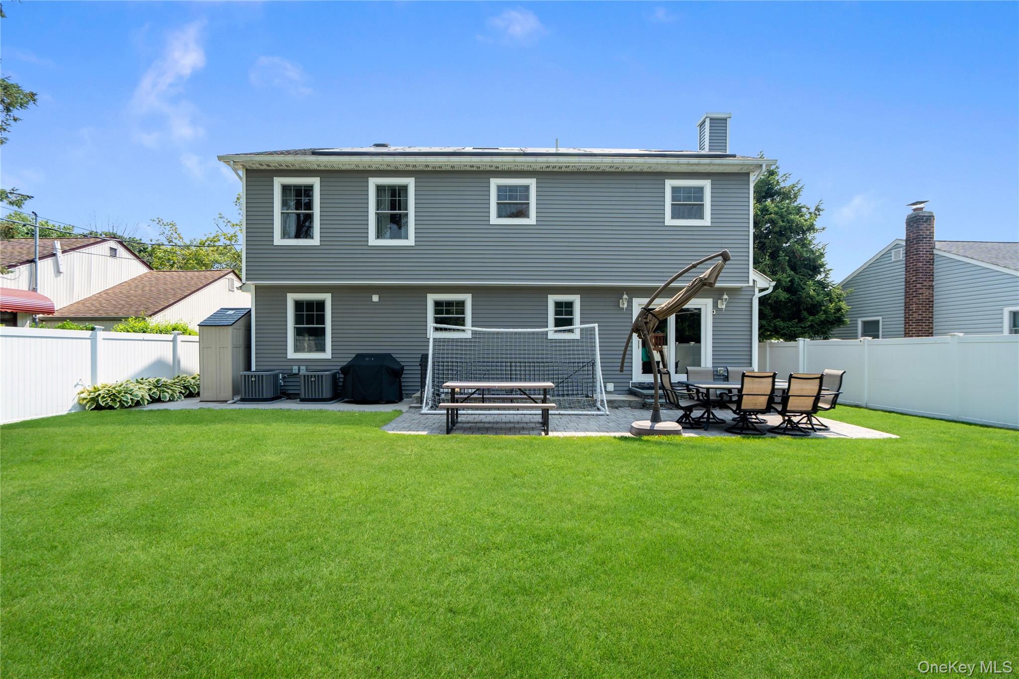 17 Woodwaye Road Plainview, NY 11803 - Photo 39 of 41