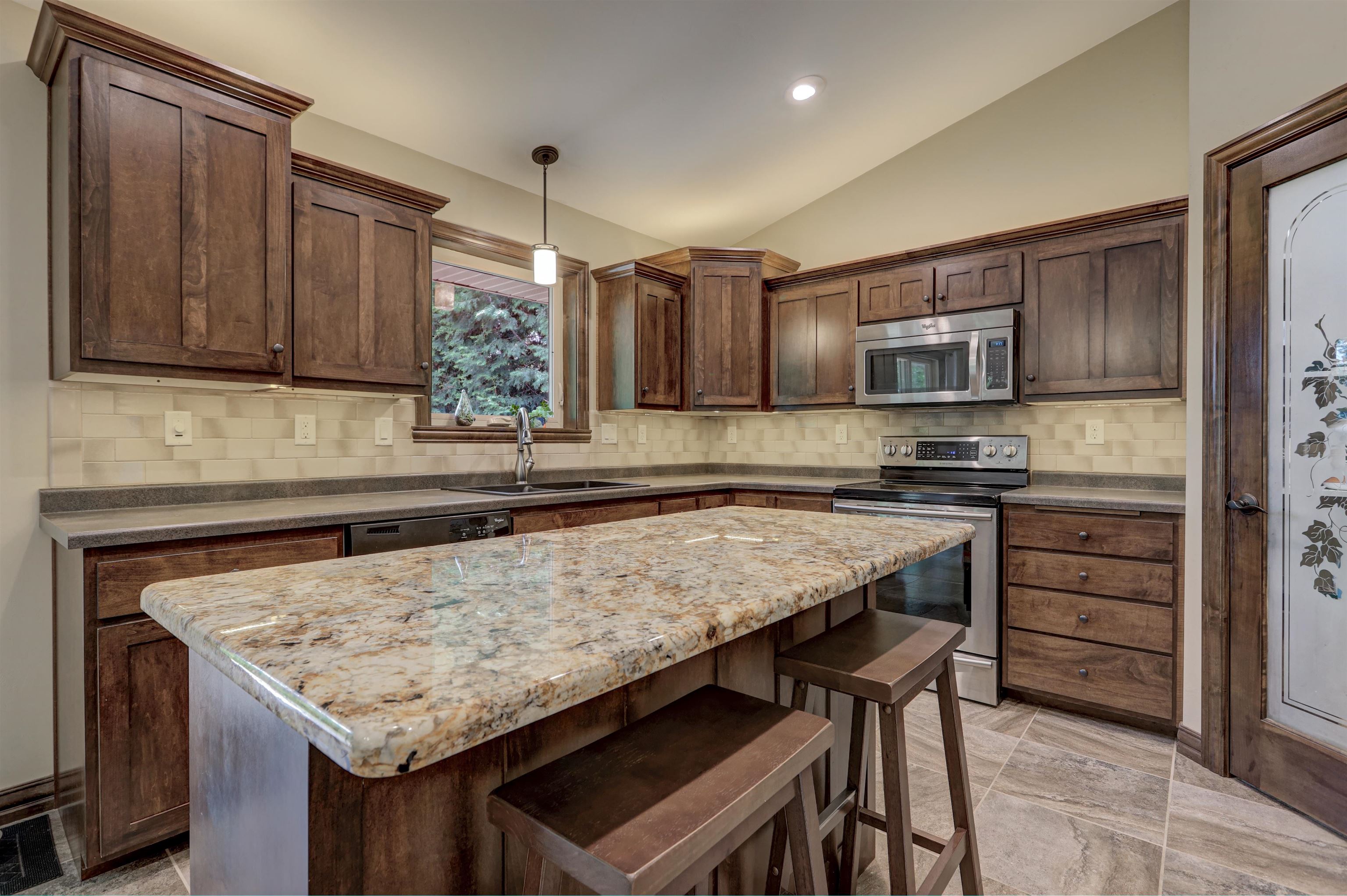 4800 Indigo Lane Appleton, WI 54913 - Photo 16 of 45