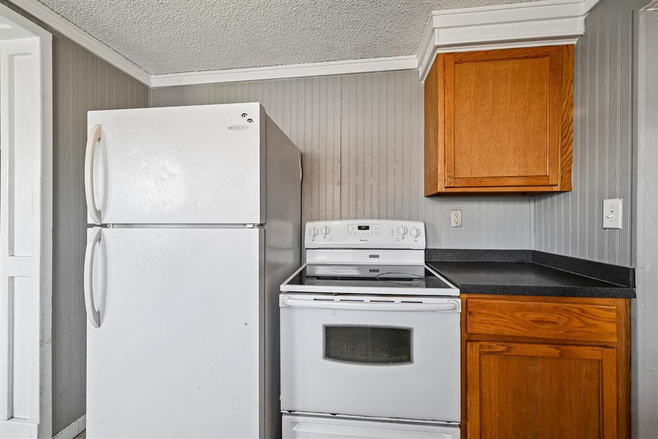 5930 Troy Mills Road Coggon, IA 52218 - Photo 11 of 25 Gallery Image 11