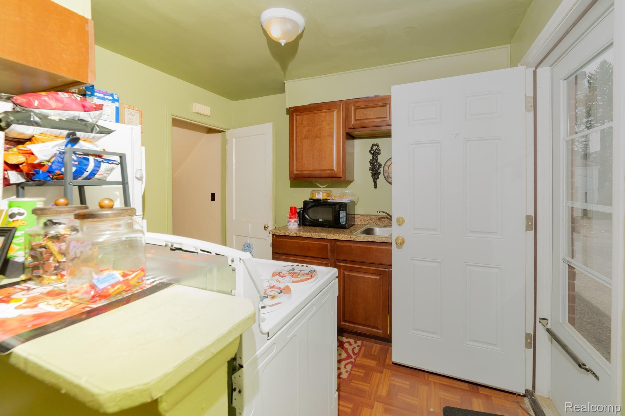 9411 Burt Road Detroit, MI 48228 - Photo 6 of 9 _S0A1172.jpg