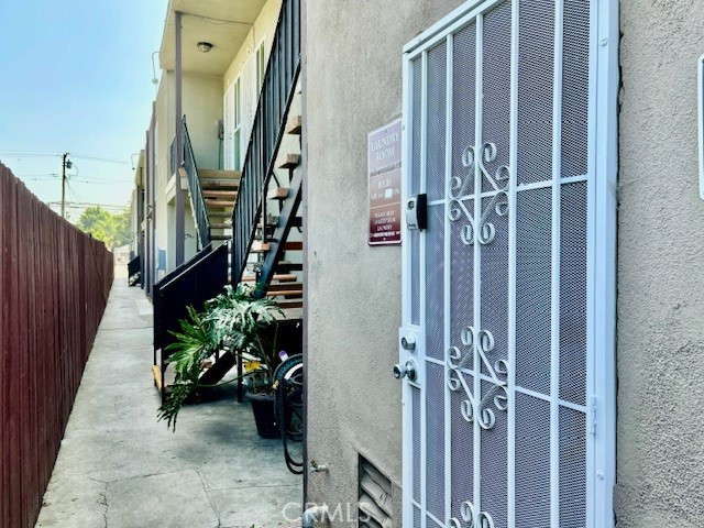 815 North Rose Avenue, Unit J Compton, CA 90221 - Photo 21 of 22 a view of a corridor