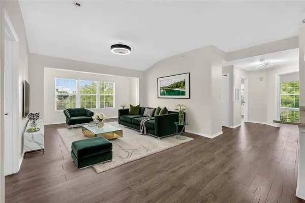 $275,000 | 5467 Vineland Road, Unit 6308, Orlando, FL 32811