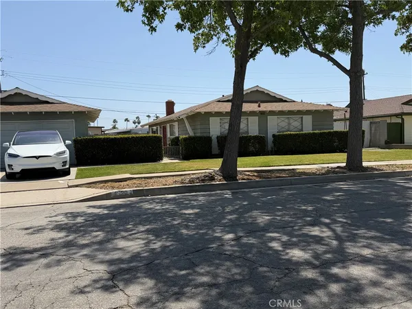 $999,000 | 1320 East Trenton Avenue, Orange, CA 92867