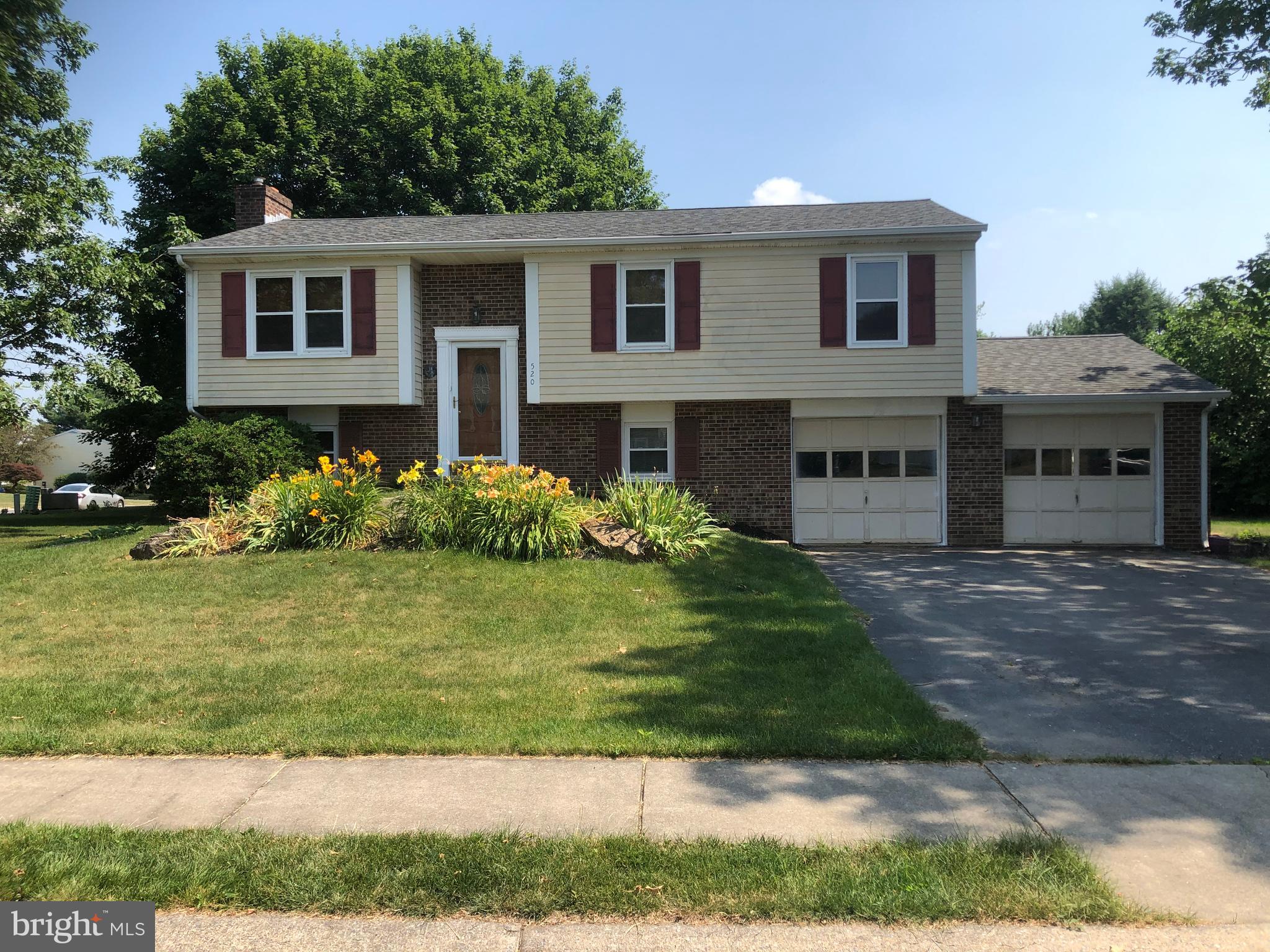520 Devon Drive Lititz, PA 17543 - Photo 1 of 37 Street View