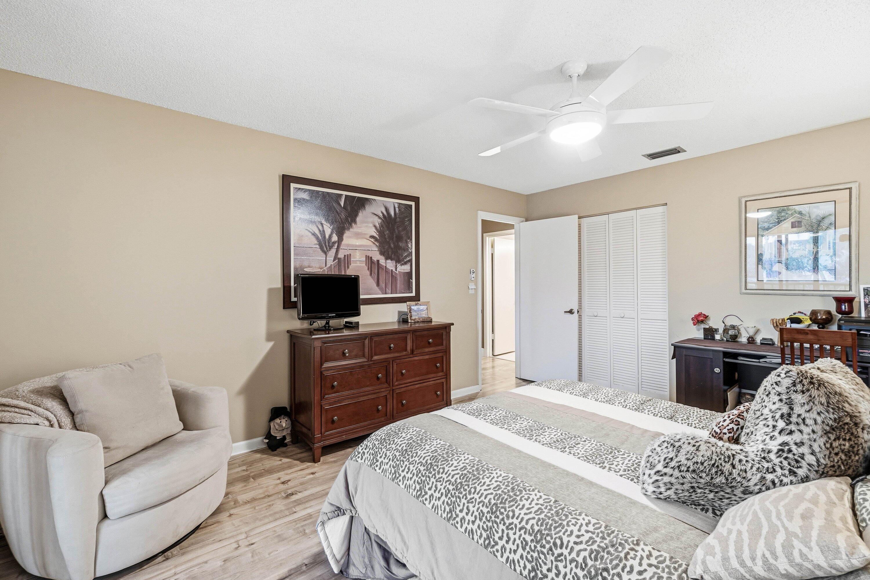 7759 La Mirada Drive Boca Raton, FL 33433 - Photo 20 of 37 GUESTROOM