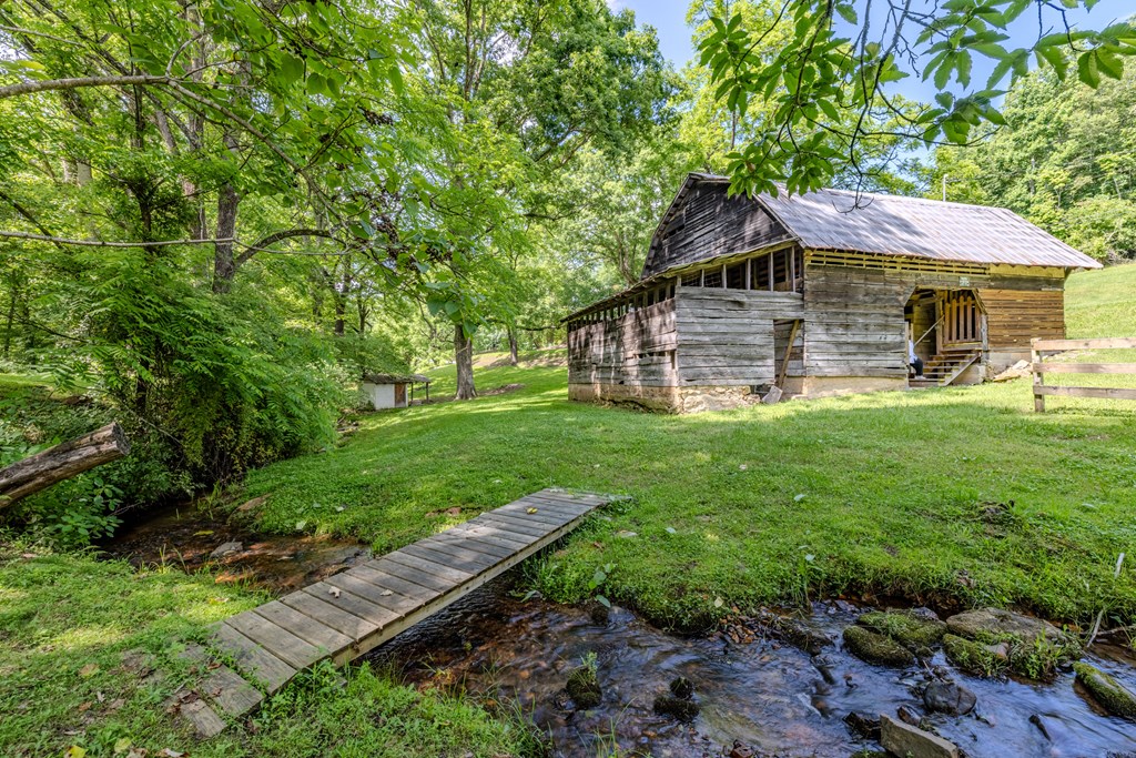 205 Laurel Branch Road Hayesville, NC 28904 - Photo 28 of 31 Gallery Image 28