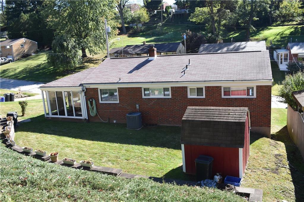 441 Spring Valley Road West Mifflin, PA 15122 - Photo 3 of 25 Gallery Image 3