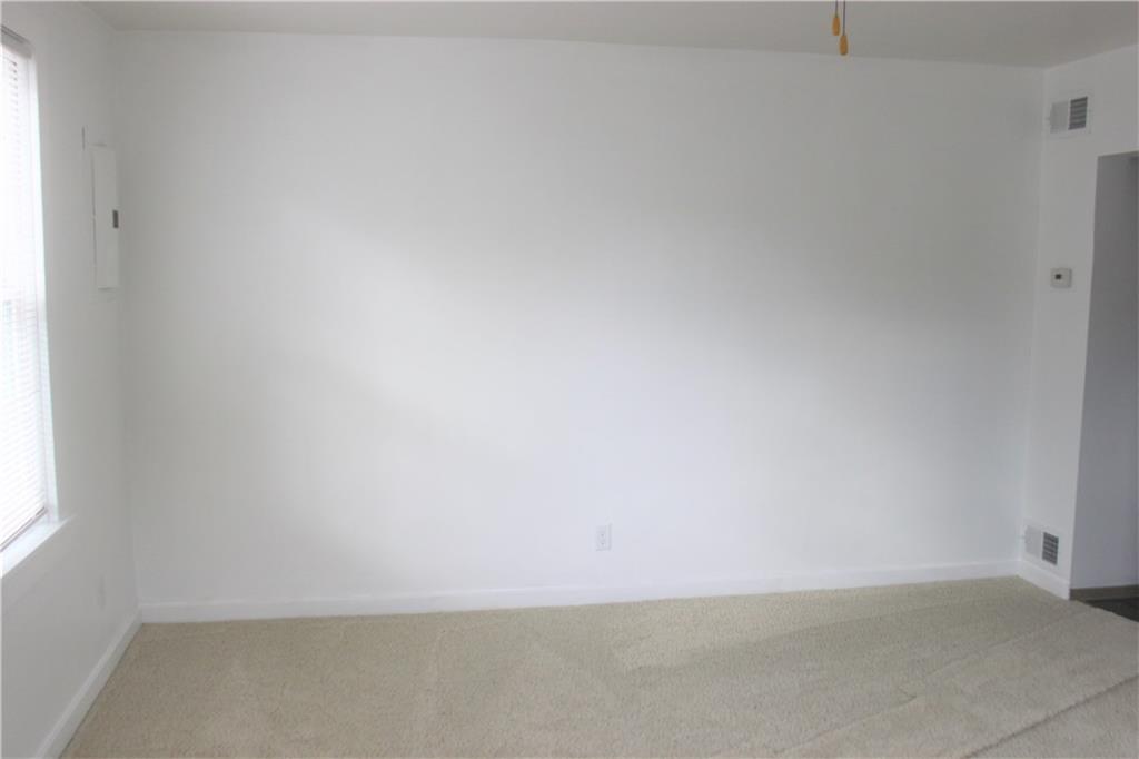 5825 Brownsville Road Pittsburgh, PA 15236 - Photo 14 of 23 5827 side