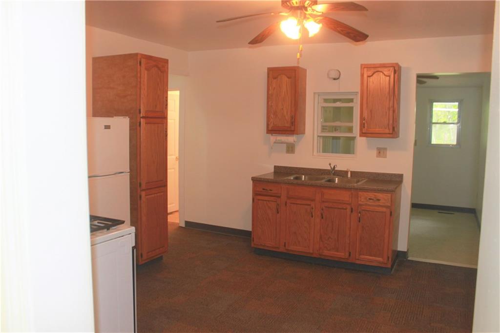 5825 Brownsville Road Pittsburgh, PA 15236 - Photo 5 of 23 5825 side