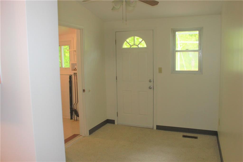 5825 Brownsville Road Pittsburgh, PA 15236 - Photo 6 of 23 5825 side