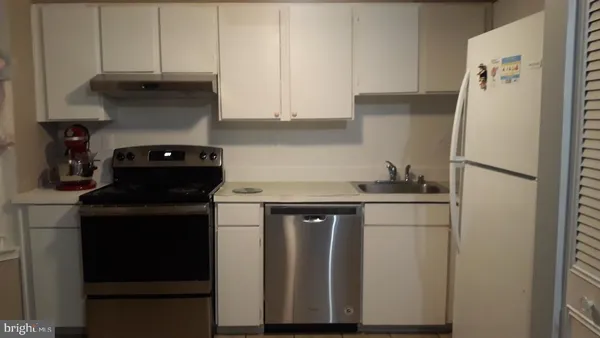 $2,150 | 4154 Pleasant Meadow Court, Chantilly, VA 20151