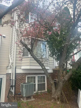 $2,150 | 4154 Pleasant Meadow Court, Chantilly, VA 20151